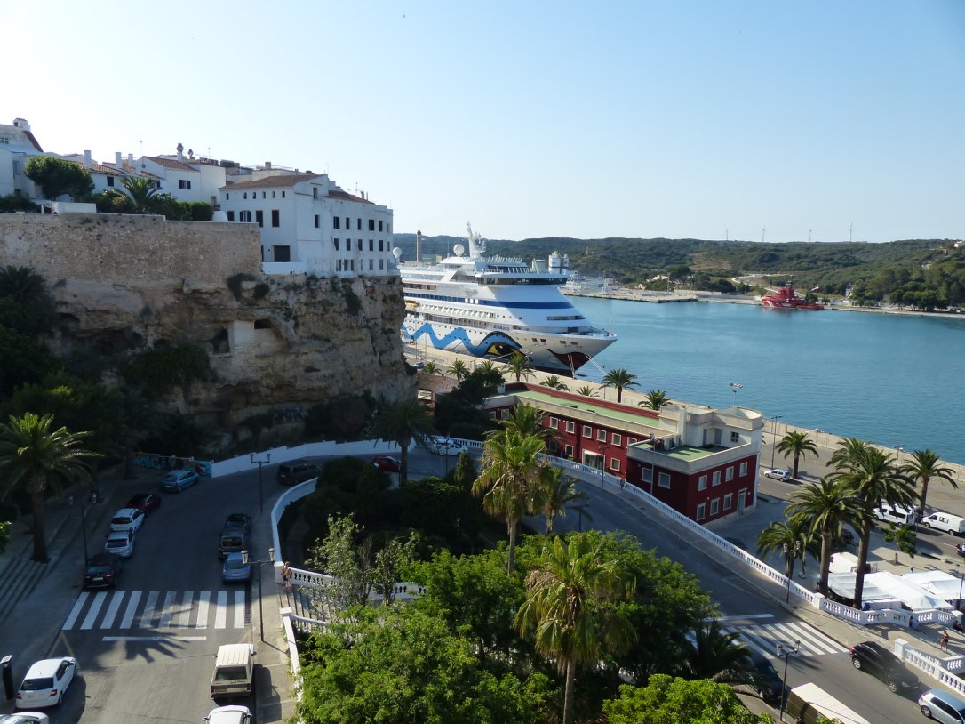 Menorca-Mahon-Hafen-Ausblick-AIDAaura-3